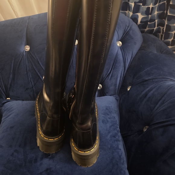 Dr. Martens 1B60 Britain XL leather knee-high platform boots. Size 7 - Picture 14 of 14